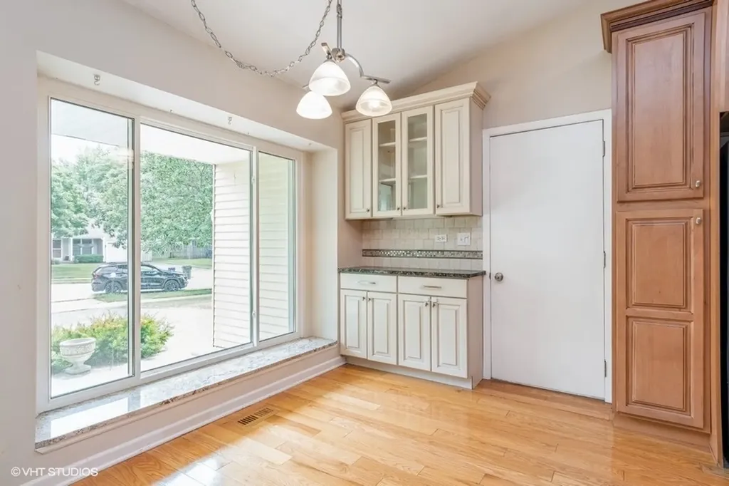 421 Bayview Avenue Naperville IL 60565