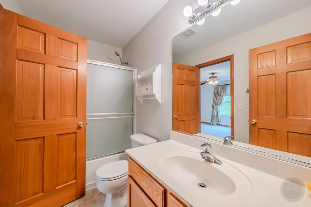 604 Blackstone Court Aurora IL 60504