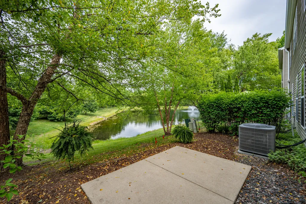 604 Blackstone Court Aurora IL 60504