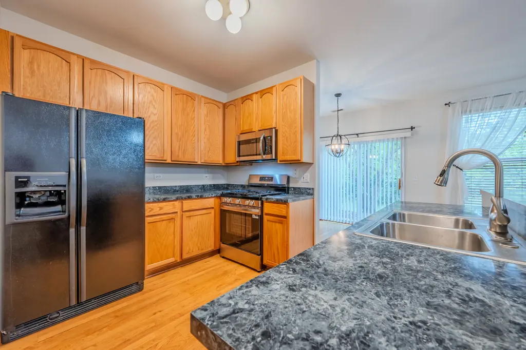 604 Blackstone Court Aurora IL 60504