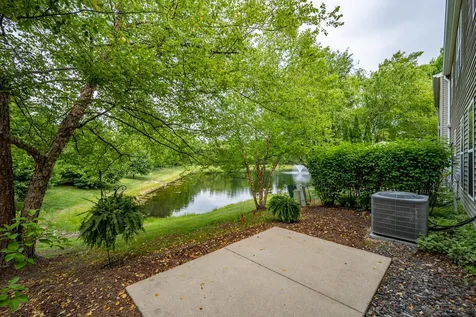604 Blackstone Court Aurora IL 60504