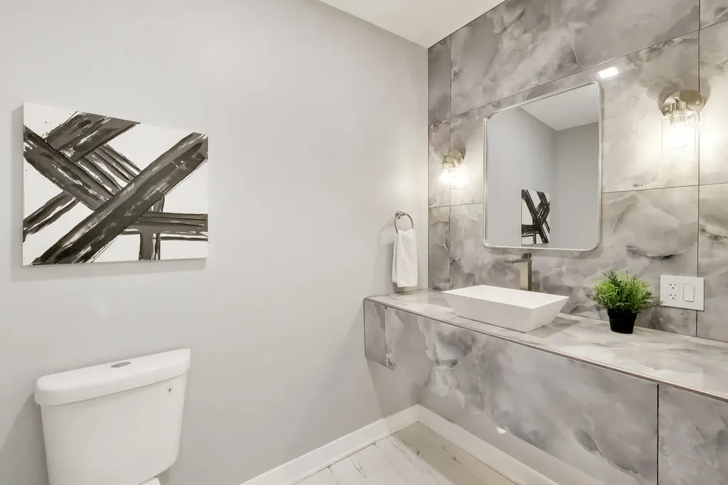 6730 West Dakin Street Chicago IL 60634