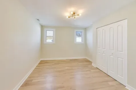 6730 West Dakin Street Chicago IL 60634