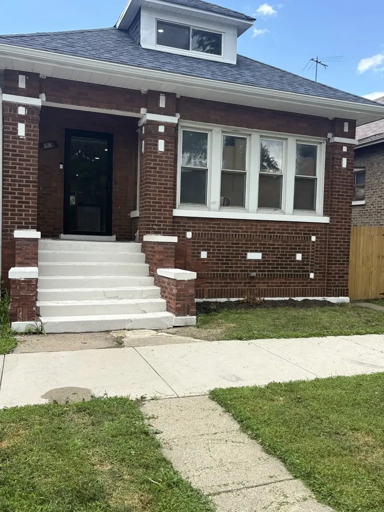 7832 South Vernon Avenue Chicago IL 60619