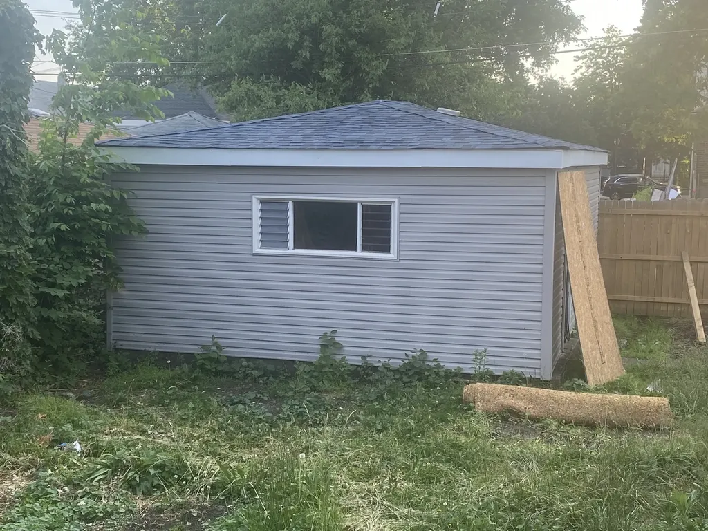 7832 South Vernon Avenue Chicago IL 60619