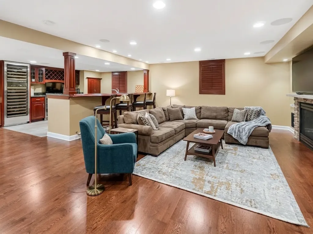 6437 Greene Road Woodridge IL 60517