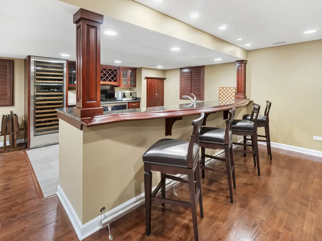 6437 Greene Road Woodridge IL 60517