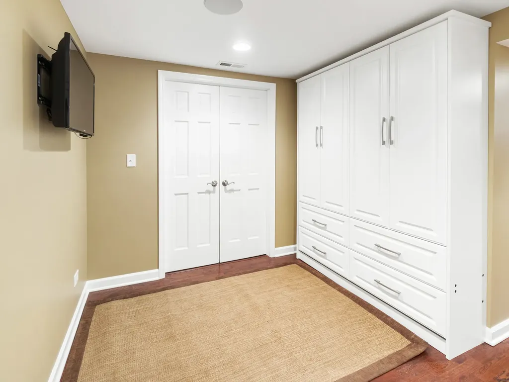 6437 Greene Road Woodridge IL 60517