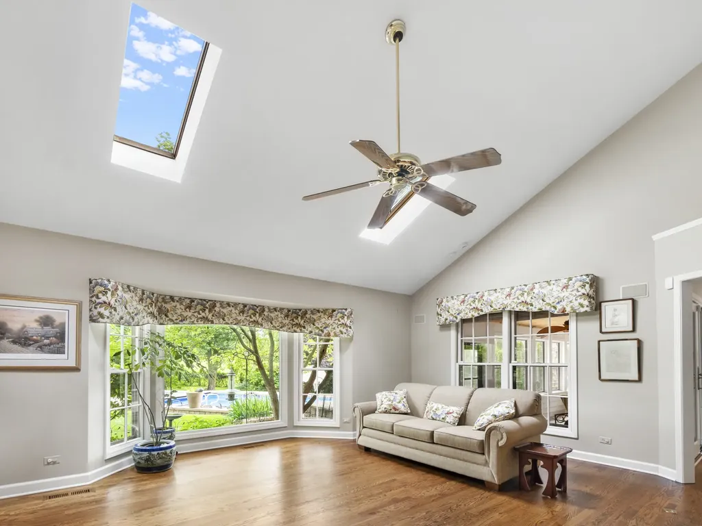 6437 Greene Road Woodridge IL 60517