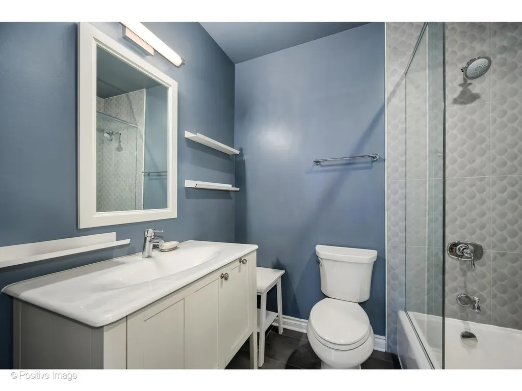 1953 North Howe Street Chicago IL 60614