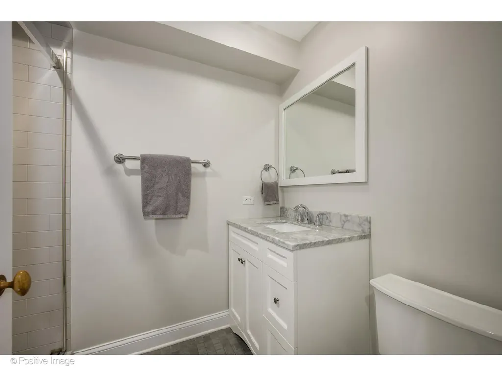 1953 North Howe Street Chicago IL 60614