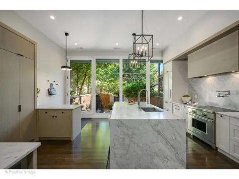 1953 North Howe Street Chicago IL 60614