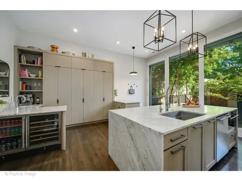 1953 North Howe Street Chicago IL 60614