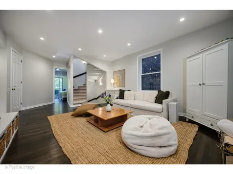 1953 North Howe Street Chicago IL 60614