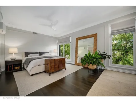 1953 North Howe Street Chicago IL 60614