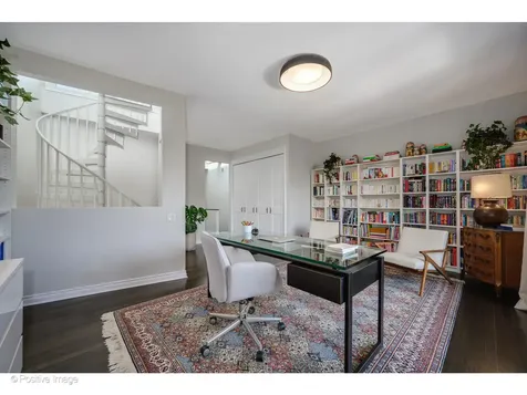1953 North Howe Street Chicago IL 60614