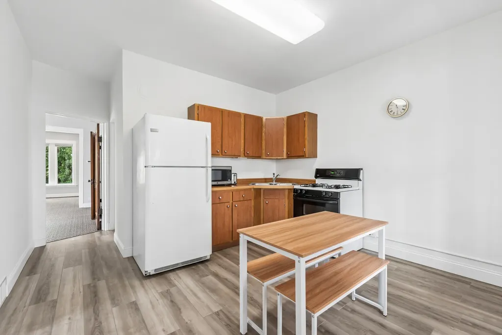 5337 West Berenice Avenue Chicago IL 60641