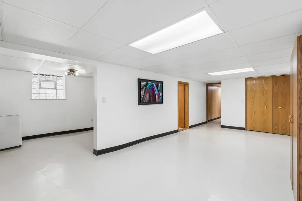 5337 West Berenice Avenue Chicago IL 60641