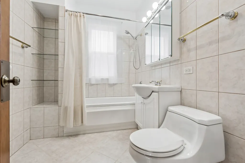 5337 West Berenice Avenue Chicago IL 60641