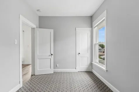 5337 West Berenice Avenue Chicago IL 60641