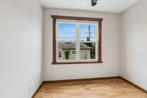 5337 West Berenice Avenue Chicago IL 60641