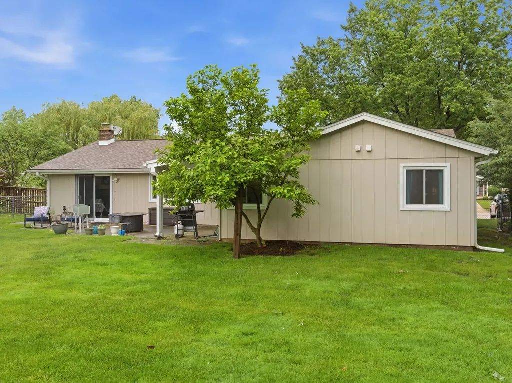 128 Patricia Drive Schaumburg IL 60193