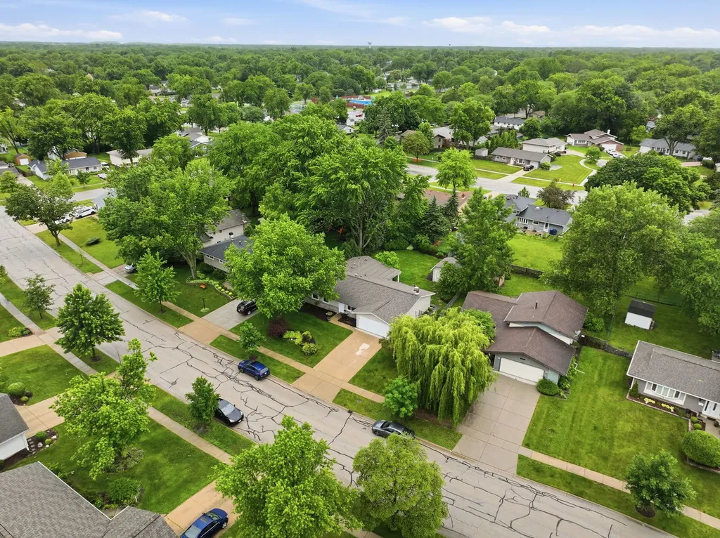 128 Patricia Drive Schaumburg IL 60193