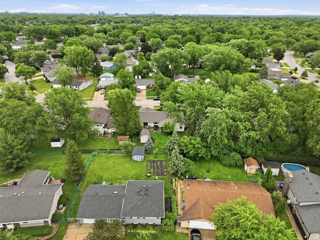 128 Patricia Drive Schaumburg IL 60193