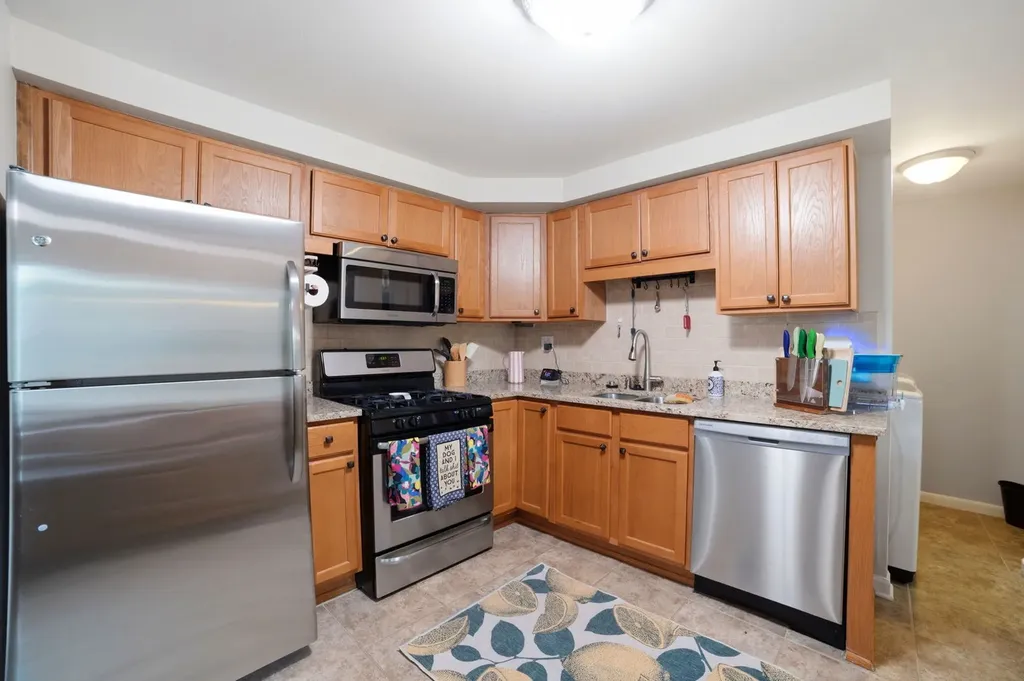 128 Patricia Drive Schaumburg IL 60193