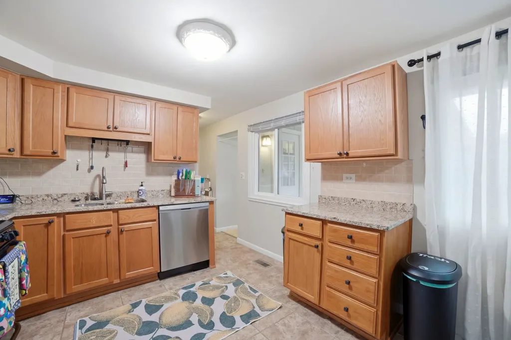 128 Patricia Drive Schaumburg IL 60193