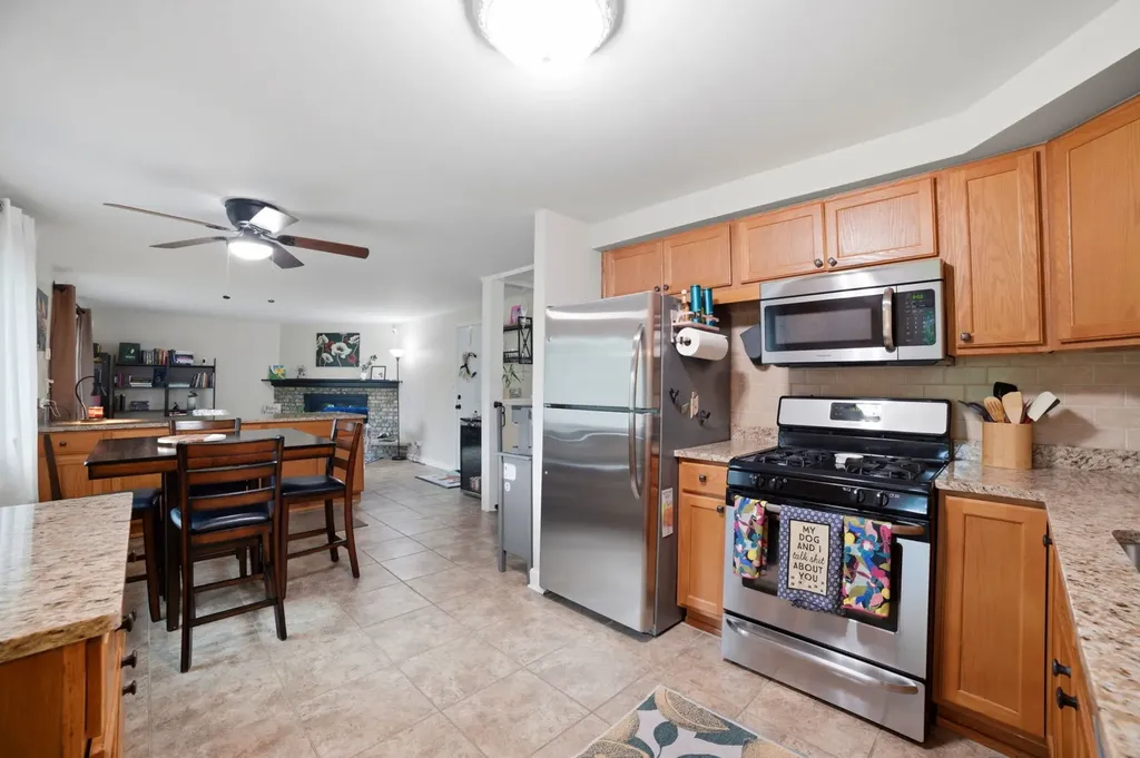 128 Patricia Drive Schaumburg IL 60193