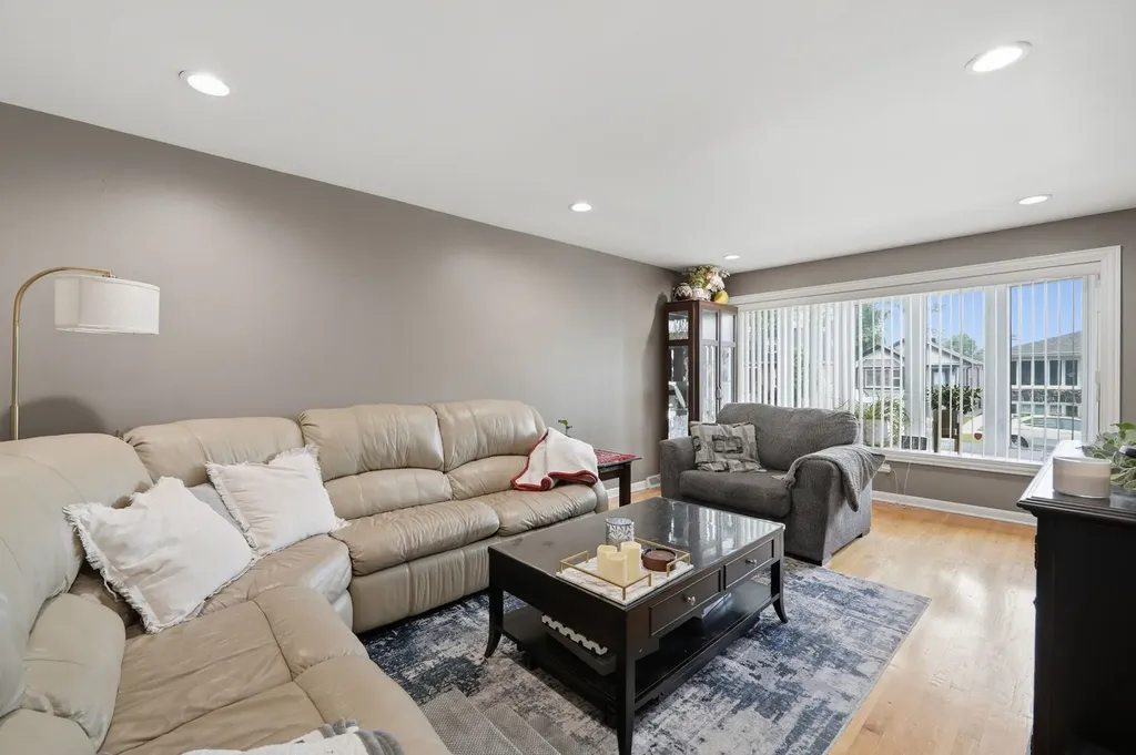 3349 North Osage Avenue Chicago IL 60634