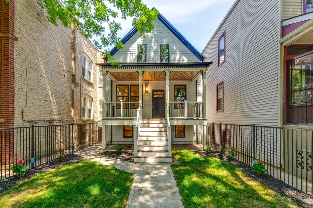1826 West Farragut Avenue Chicago IL 60640