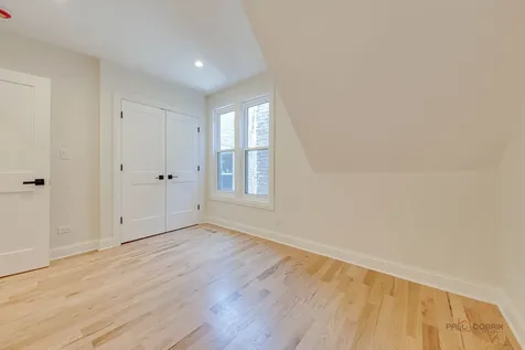 1826 West Farragut Avenue Chicago IL 60640