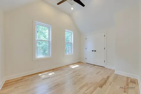 1826 West Farragut Avenue Chicago IL 60640