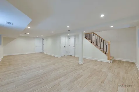1826 West Farragut Avenue Chicago IL 60640