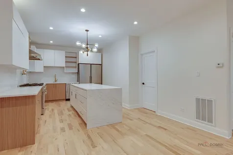 1826 West Farragut Avenue Chicago IL 60640