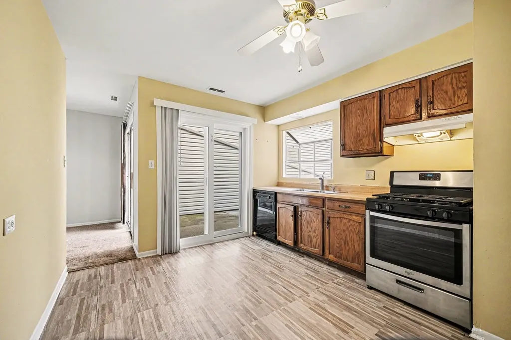 128 Majestic Drive Lombard IL 60148