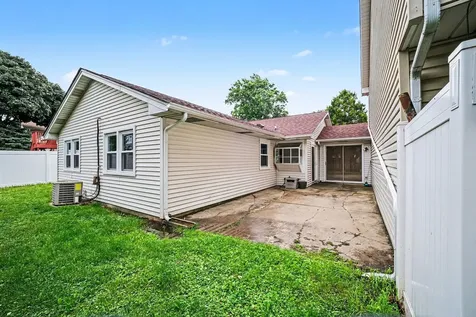 128 Majestic Drive Lombard IL 60148