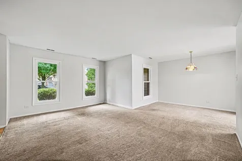 128 Majestic Drive Lombard IL 60148