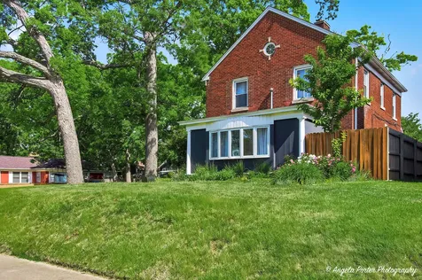 1605 North Jackson Street Waukegan IL 60085
