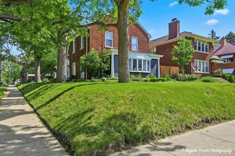 1605 North Jackson Street Waukegan IL 60085