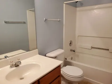 207 Springbrook Trail S Oswego IL 60543