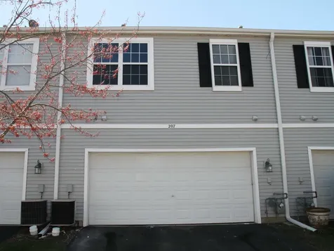 207 Springbrook Trail S Oswego IL 60543