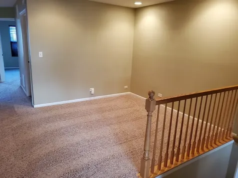 207 Springbrook Trail S Oswego IL 60543