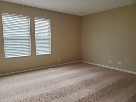 207 Springbrook Trail S Oswego IL 60543
