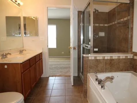 207 Springbrook Trail S Oswego IL 60543