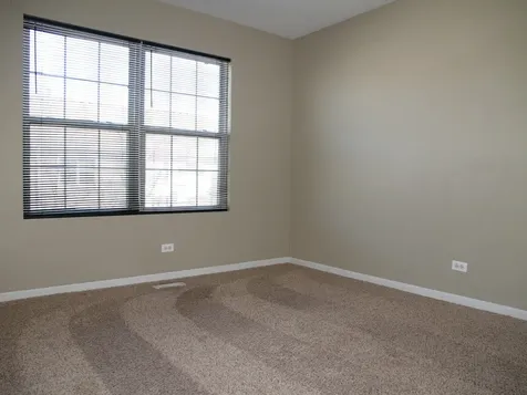 207 Springbrook Trail S Oswego IL 60543