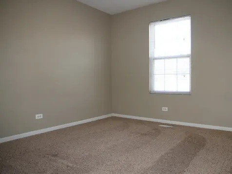 207 Springbrook Trail S Oswego IL 60543