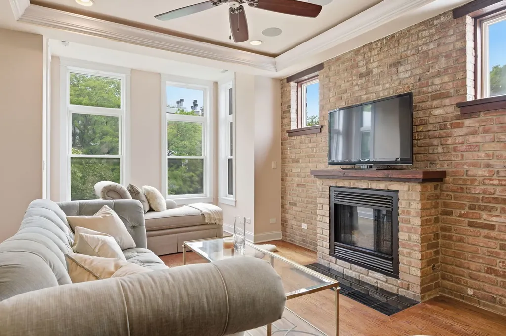 1516 North Mohawk Street Chicago IL 60610
